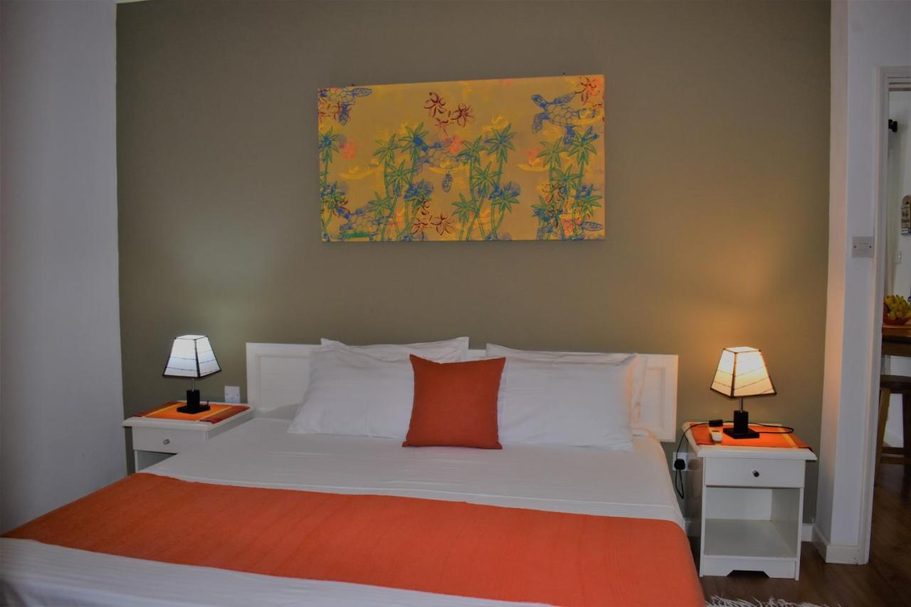 Chalet Sunbird *